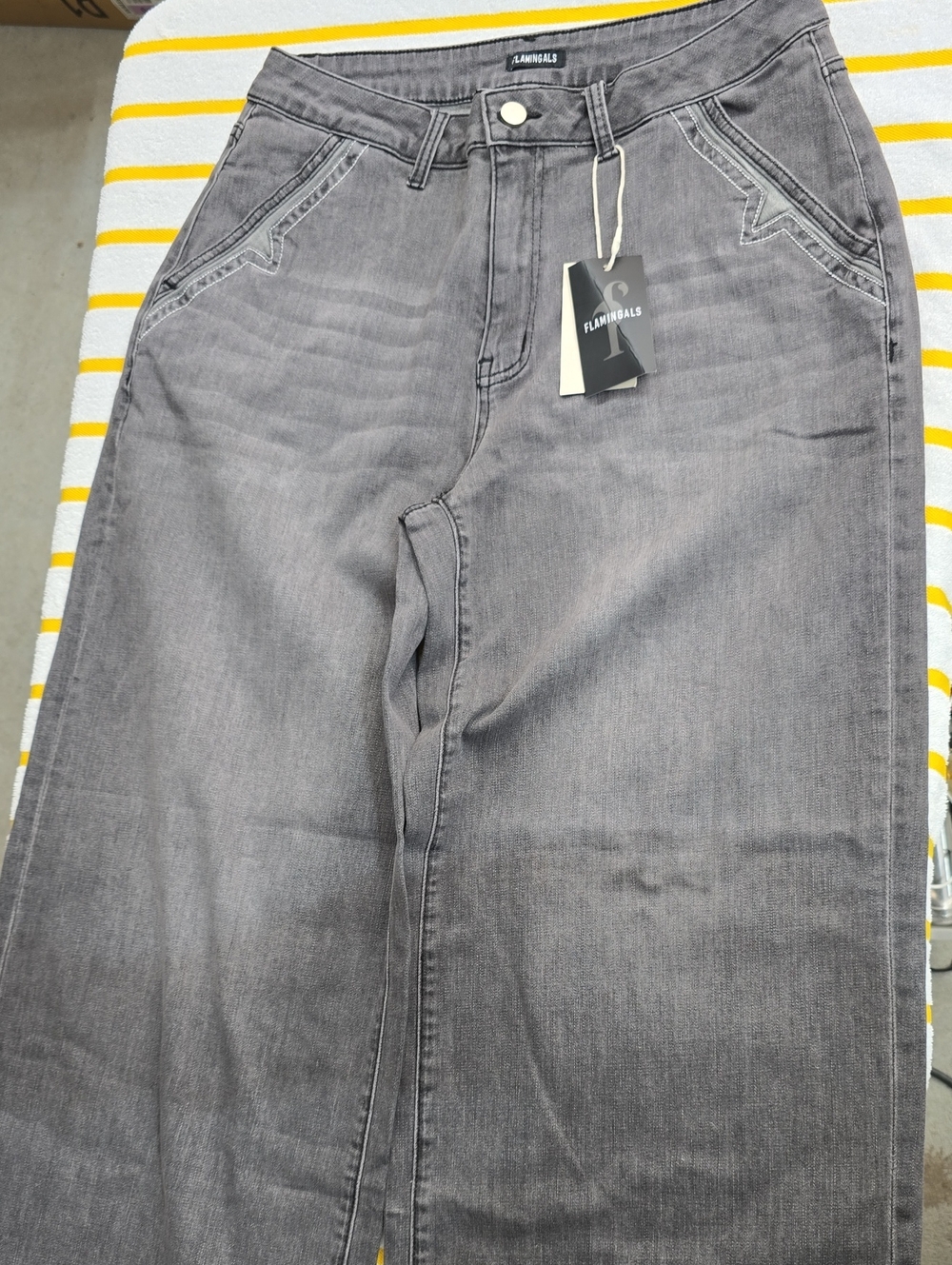Flamingals Woman's Gray Straight-Leg Jeans Item #0203
